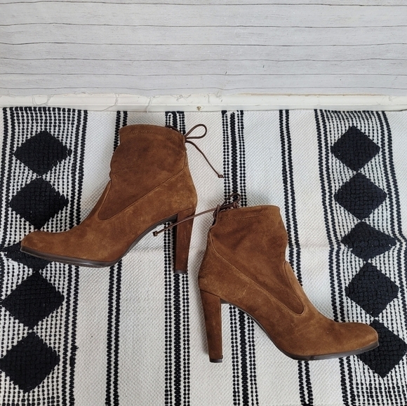 STUART WEITZMAN BROWN SUEDE HEELED BOOTIES, SZ 9.5 / 40 EUR - Picture 10 of 16